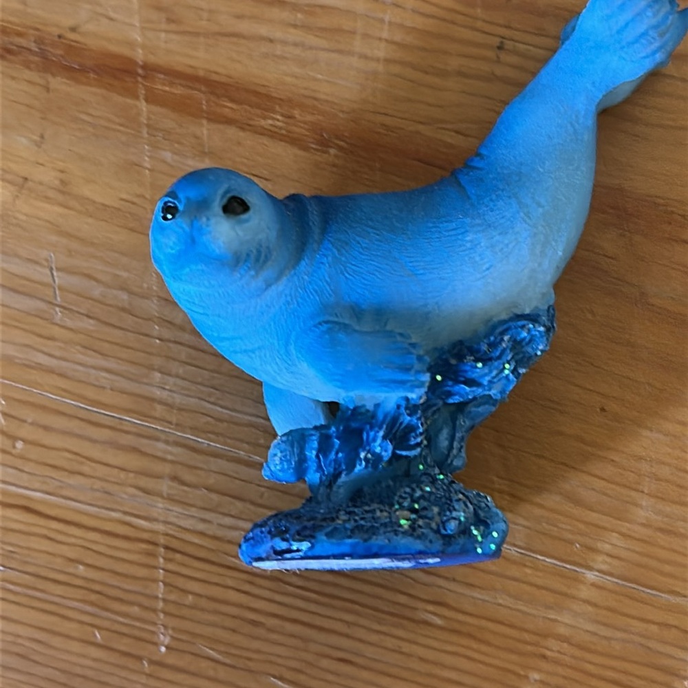 Blue Seal Figurine - Picture 6 of 6